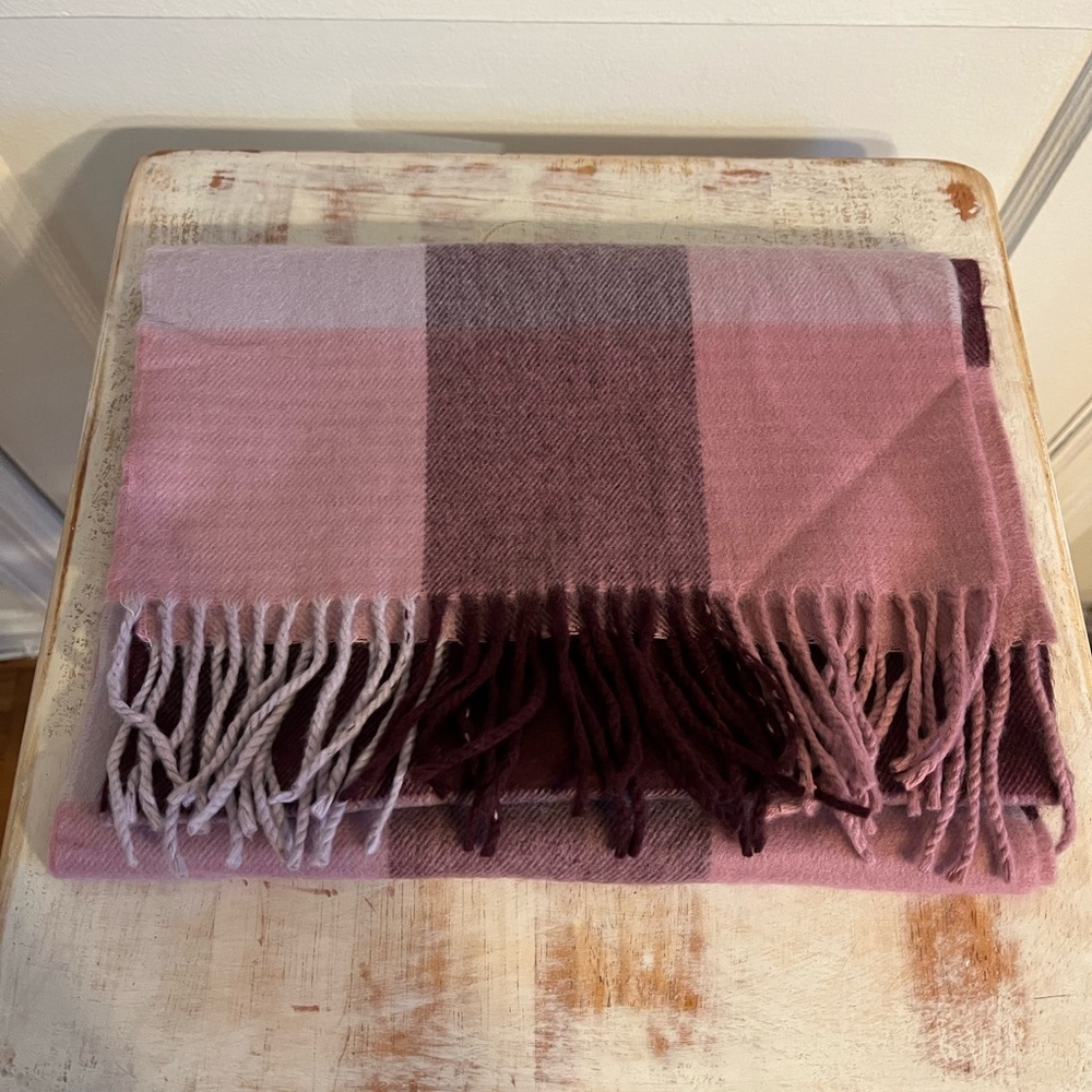 100% Cahmere Scarf  made in Scotland
